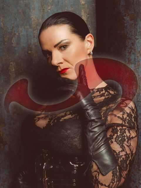 Domina | BDSM: Bild Mistress Maxim in Wals/Salzburg