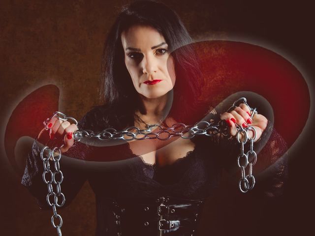 Domina | BDSM: Bild Mistress Maxim in Wals/Salzburg