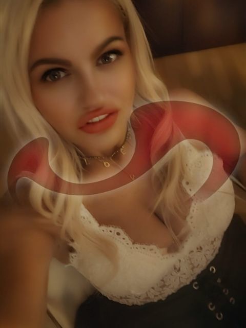 Girls | Models | Callgirls: Bild Alena gold in Ried im Traunkreis Girls | Models | Callgirls: Bild Alena gold in Ried im Traunkreis