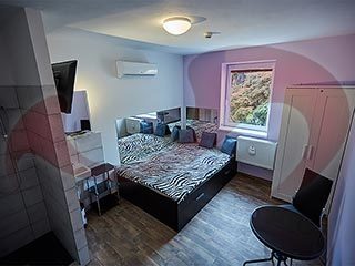 Sex Jobs | Erotik Immobilien: Bild Laufhaus Kontakt-Zentrum vermietet Zimmer in Wien