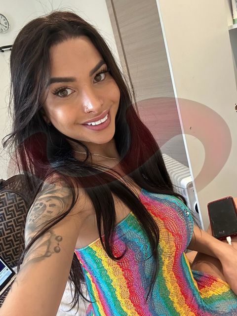 - Transsexuelle | Shemales: TS Carolina Dias in Wien / Wien , Handelskai 208